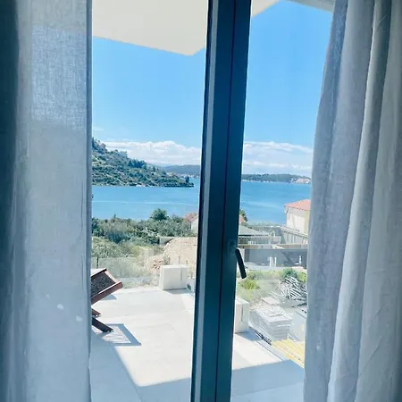 Lady Anne * Rogoznica (Sibenik-Knin)